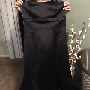 A women Jordan formal dress
